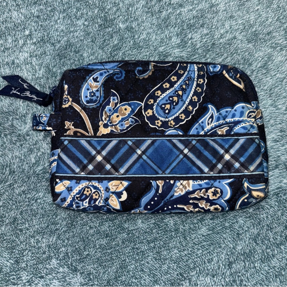 Vera Bradley Zip Around Cosmetic Case in Retired Navy Windsor Paisley